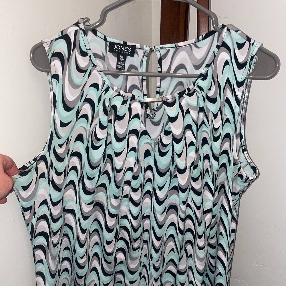 Jones New York Sleeveless Top/Blouse - L/Large - Mint Silver - Excellent